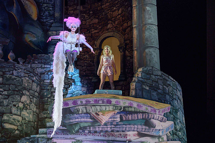 Premiere „Once upon a mattress“ - Theaterakademie August Everding (©Foto: Lioba Schoeneck)